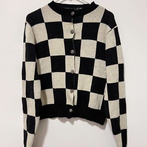 popular black and white plaid